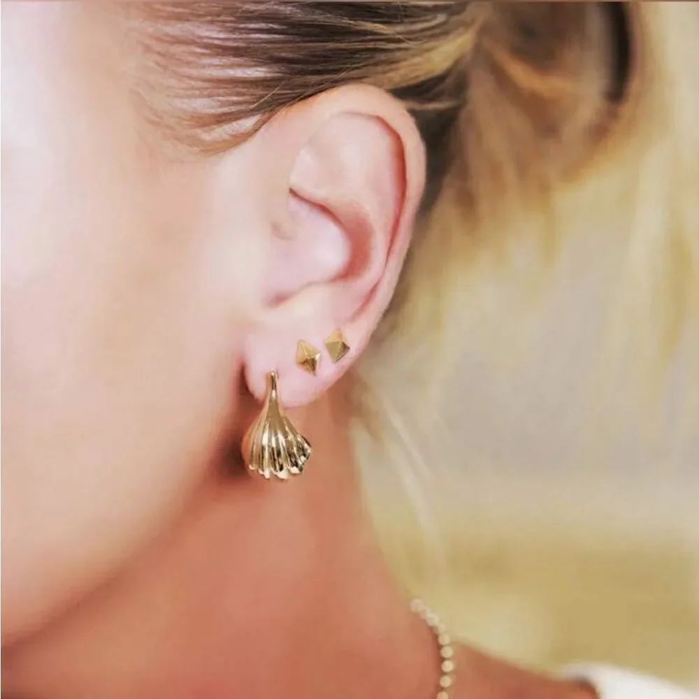 vintage style earrings C13